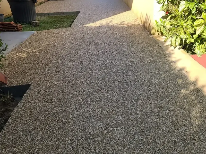 Aleela terala din beton dezactivat pentru curte rezidențială și acces pietonal
